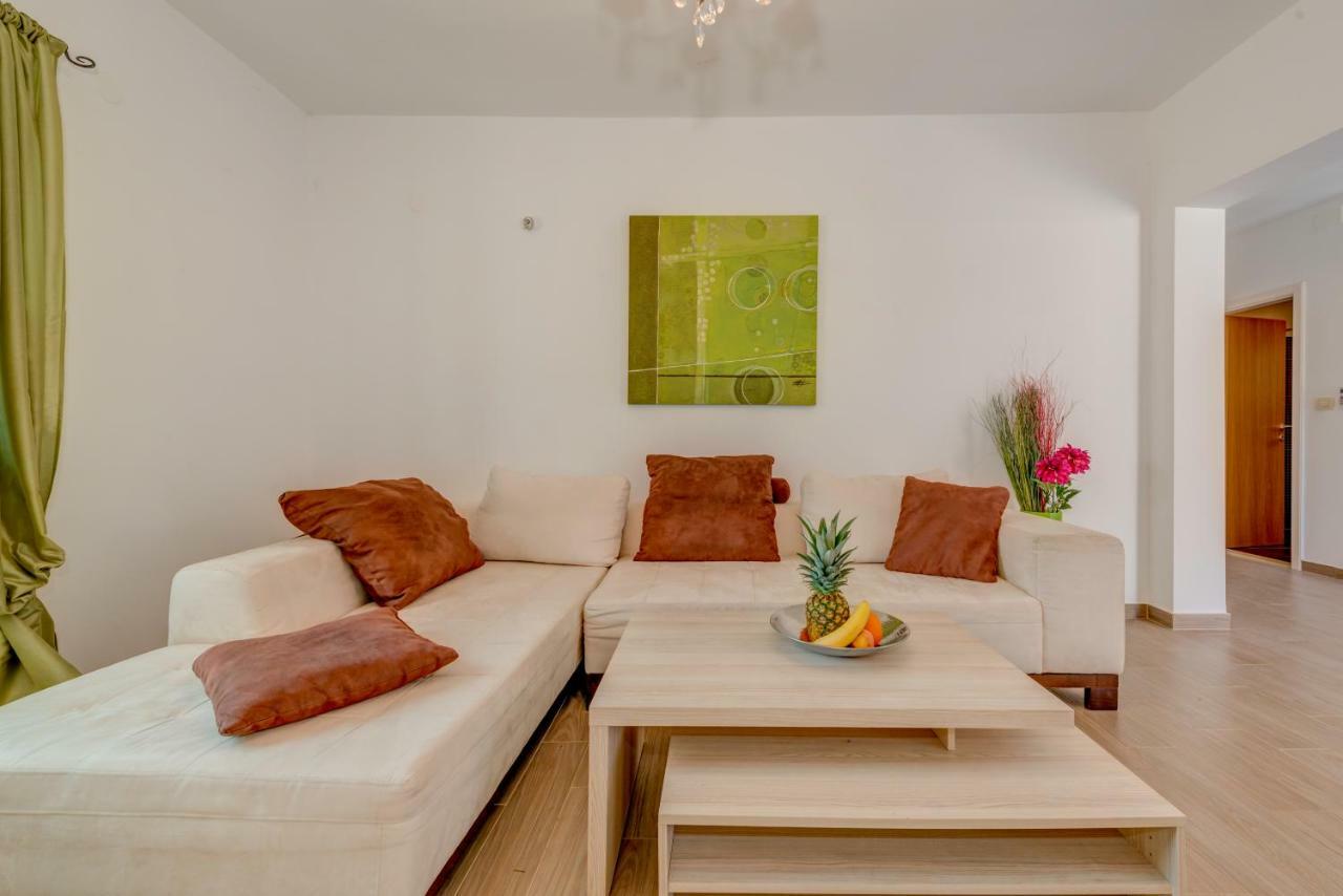 Holiday Home Figa Омиш Экстерьер фото
