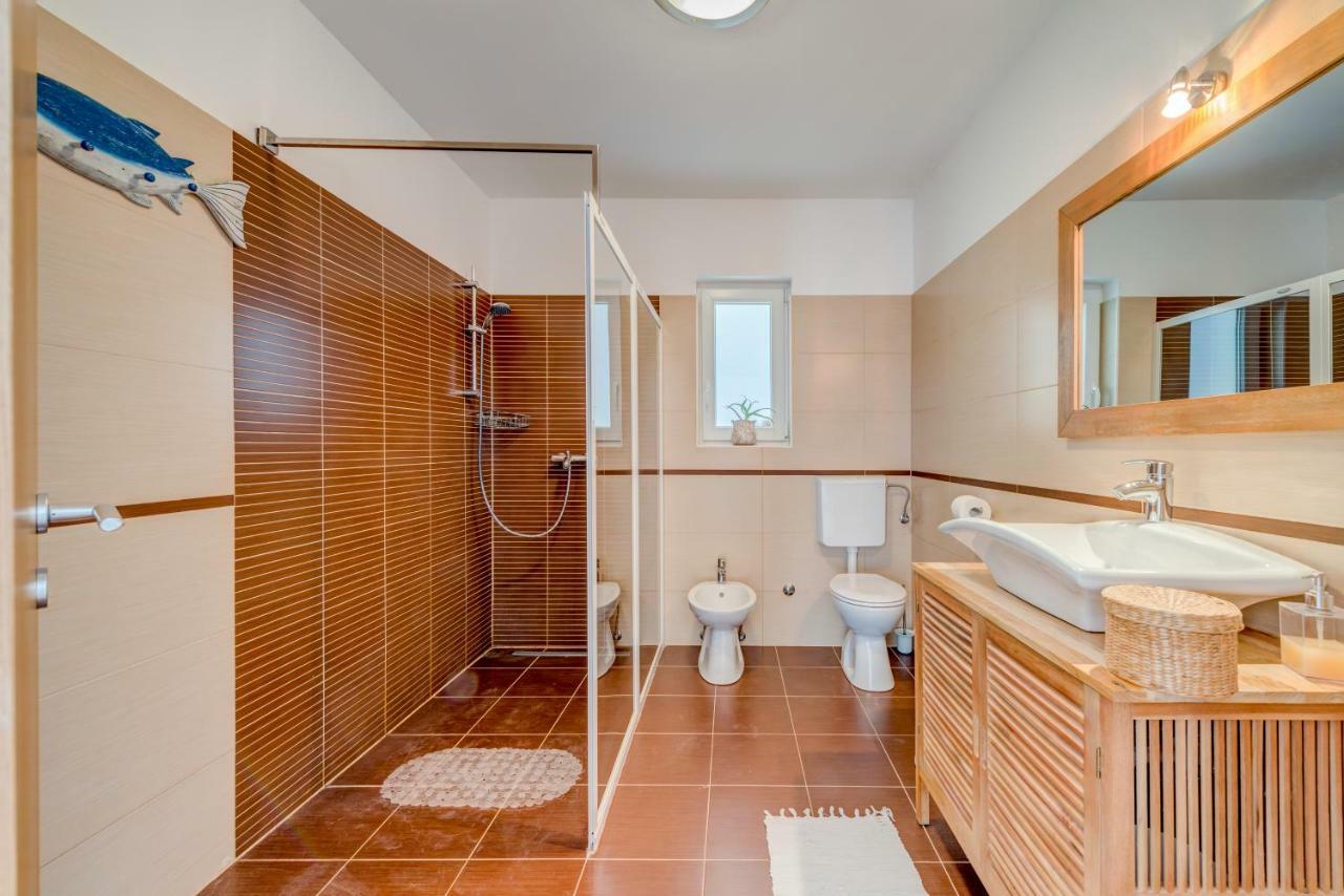 Holiday Home Figa Омиш Экстерьер фото